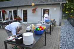 Grillabend mit der Tanzgruppe Gracja und der Bürgermeisterdelegation an der Jugendherberge Hausberge