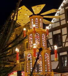 Weihnachtspyramide auf dem Adventszauber in Rinteln